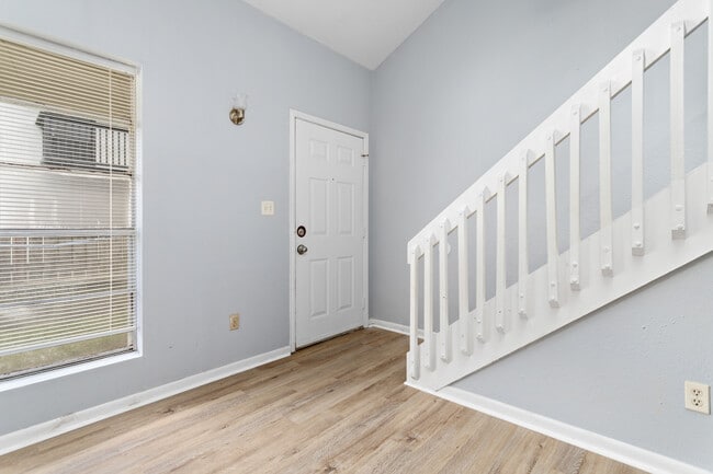 1176 Oregon Ave, Unit 2, Unit 2