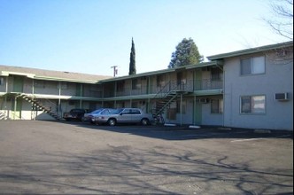 Bell Street Apartments in Sacramento, CA - Building Photo - Building Photo