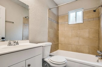 4820 Oak Ave, Unit 9 in Pasadena, TX - Building Photo - Building Photo