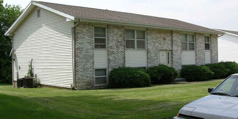 708 N Campbell St-Unit -D in Macomb, IL - Foto de edificio