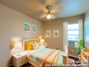 103 Harwood Dr in San Antonio, TX - Building Photo - Building Photo