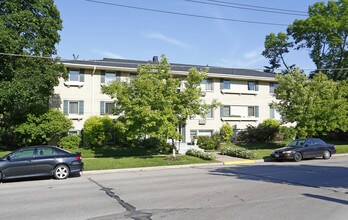 Highland Terrace Apartments in St. Paul, MN - Building Photo - Building Photo