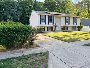 3819 Walters Ln in District Heights, MD - Building Photo - Building Photo
