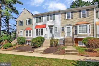1520 Marlborough Ct, Unit A in Crofton, MD - Building Photo - Building Photo