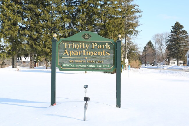 Trinity Park Apartments in East Aurora, NY - Foto de edificio - Building Photo