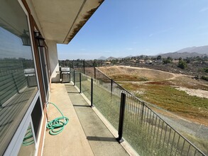 577 Vía Pueblo in Riverside, CA - Building Photo - Building Photo