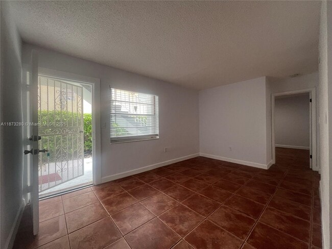 1651 SW 2nd St in Miami, FL - Building Photo - Building Photo