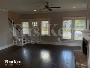 3330 Sawyer Dr in Hoover, AL - Foto de edificio - Building Photo