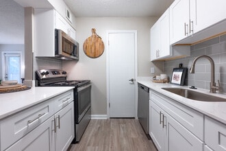 Willow Trail Apartments in Norcross, GA - Building Photo - Interior Photo