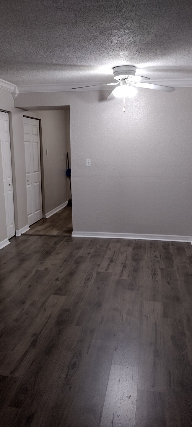 property at 204 Pine Tulip Ct