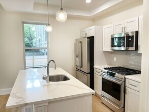 12 Arnold Cir in Cambridge, MA - Building Photo - Building Photo