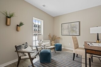 Vicinity at Memorial Pointe in Southgate, KY - Foto de edificio - Interior Photo