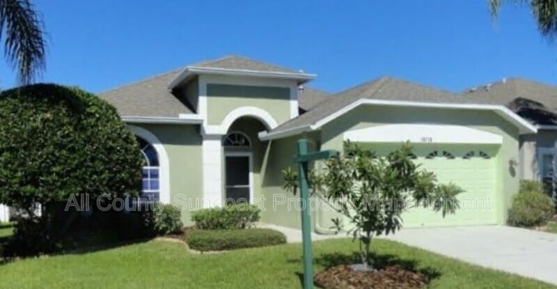 10715 Northridge Ct in Trinity, FL - Building Photo