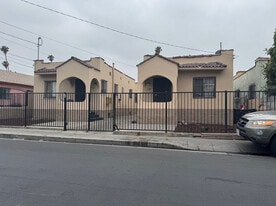 839-841 W 83rd St in Los Angeles, CA - Building Photo