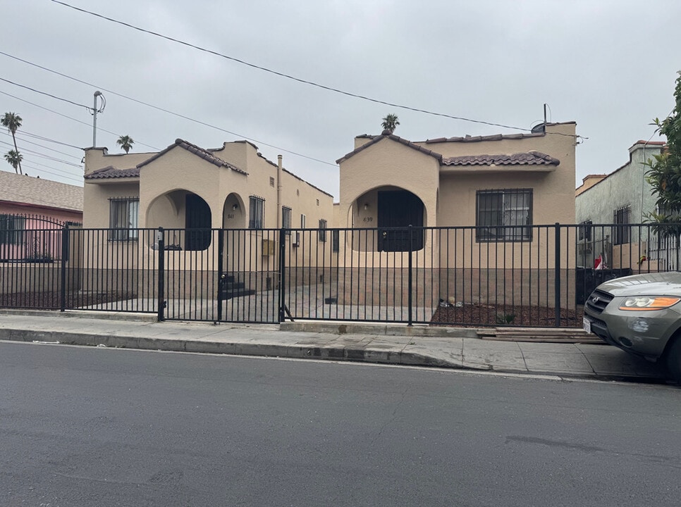 839-841 W 83rd St in Los Angeles, CA - Building Photo