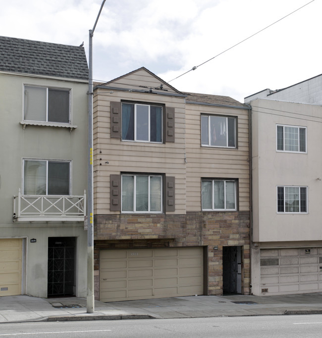 3983 Mission St in San Francisco, CA - Foto de edificio - Building Photo