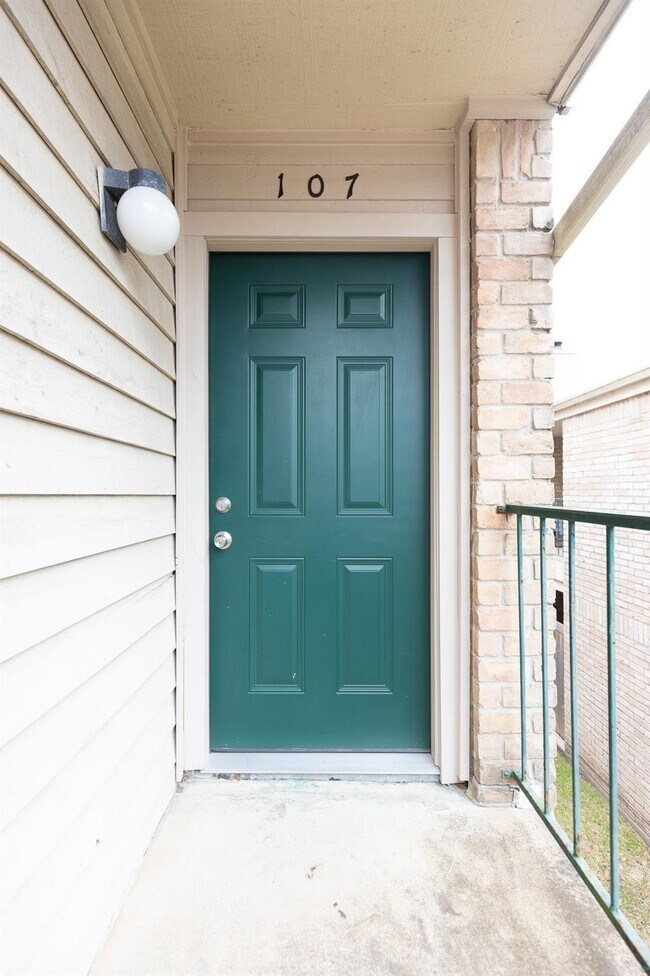 14600 Fonmeadow Dr in Houston, TX - Building Photo - Building Photo