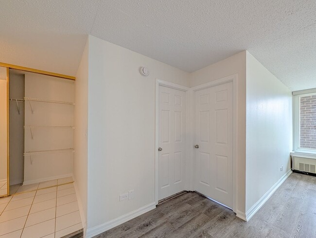 1043 S York Rd in Bensenville, IL - Building Photo - Building Photo