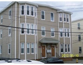 246-258 Salem St in Lawrence, MA - Foto de edificio - Building Photo