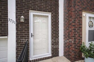3731 NE Colonial Dr in Lee's Summit, MO - Building Photo - Building Photo