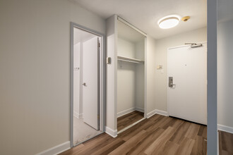 5160 Gatineau in Montréal, QC - Building Photo - Interior Photo