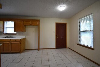 401 N Neathery Ave in Collinsville, TX - Building Photo - Building Photo