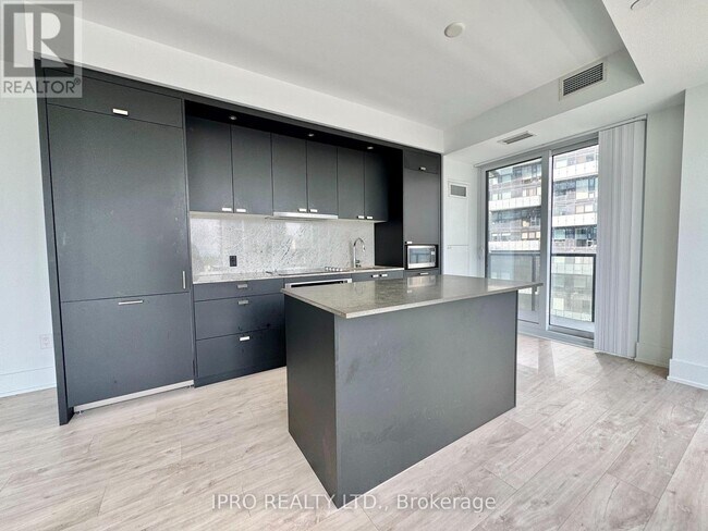 480-1480 Front St W in Toronto, ON - Building Photo - Building Photo