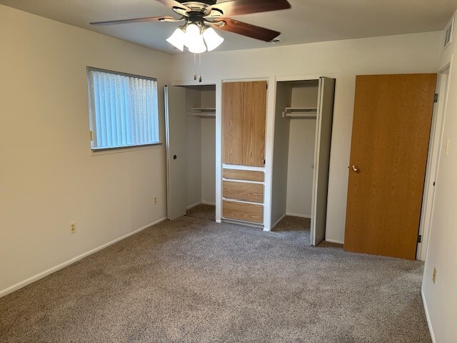 Country Apartments in Farmington, MI - Foto de edificio - Building Photo