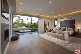 726 N Martel Ave in Los Angeles, CA - Foto de edificio - Building Photo