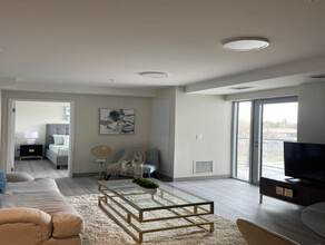1015 Innisfil Beach Road in Innisfil, ON - Building Photo - Building Photo