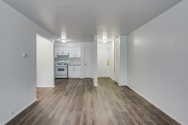 Johnson Legacy East Apartments in Milwaukee, WI - Building Photo - Interior Photo