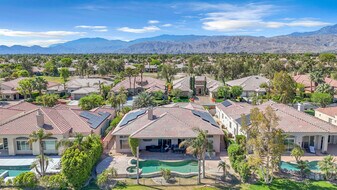 39 Calleda Norte in Rancho Mirage, CA - Building Photo