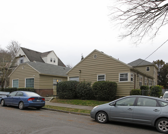 Stanford Court in Portland, OR - Foto de edificio - Building Photo