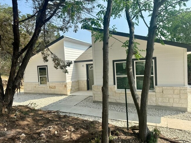 4508 Chamberlain in Canyon Lake, TX - Building Photo - Building Photo