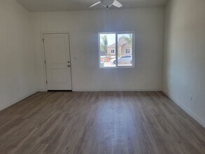 8500 Grandy St in Bakersfield, CA - Building Photo - Building Photo