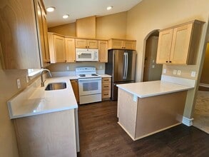 4975 Keiko Ct NE in Salem, OR - Building Photo - Building Photo