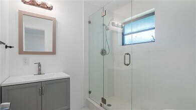2161 NE 35th St in Lighthouse Point, FL - Building Photo - Building Photo