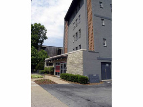 Barbizon Apartments in Nashville, TN - Building Photo - Building Photo