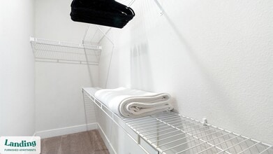 14006 Potranco Rd in San Antonio, TX - Foto de edificio - Building Photo