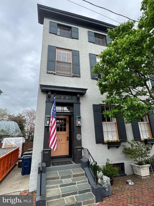 219 N St Asaph St in Alexandria, VA - Building Photo