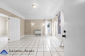 112 S Cummings St in Los Angeles, CA - Building Photo - Building Photo