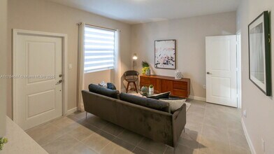 2727 SE 23rd Path in Homestead, FL - Building Photo - Building Photo