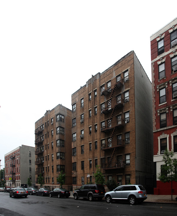 508 W 166th St in New York, NY - Building Photo