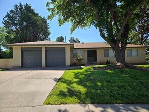 3208 Texas St NE in Albuquerque, NM - Foto de edificio - Building Photo