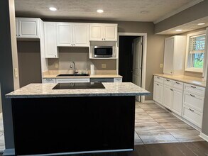 210 W Factory Rd in Springboro, OH - Building Photo - Building Photo