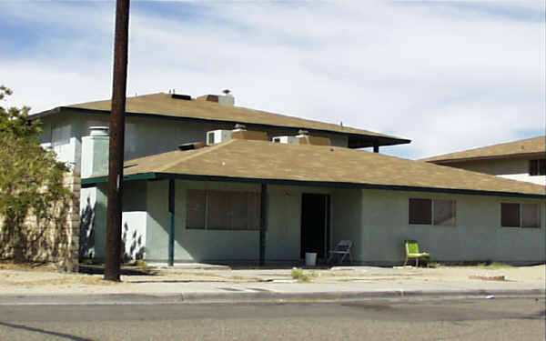 1160 Deseret Ave in Barstow, CA - Foto de edificio - Building Photo