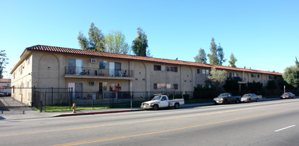 Caltempo Apartments in Van Nuys, CA - Building Photo - Building Photo