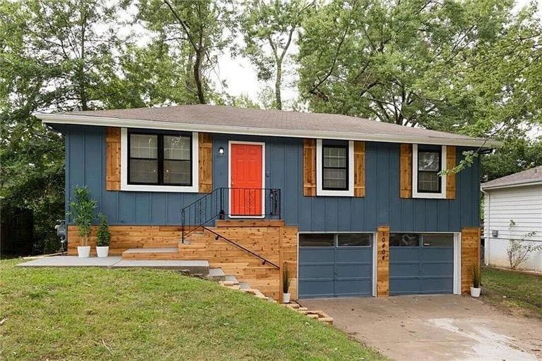 10404 Tullis Ave in Kansas City, MO - Building Photo