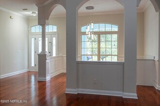 10064 Ecton Ln in Jacksonville, FL - Foto de edificio - Building Photo