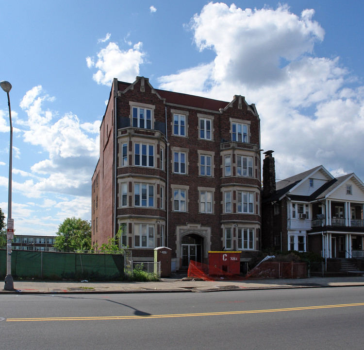 667-669 Bishop Chandler Owens Plz in Newark, NJ - Foto de edificio